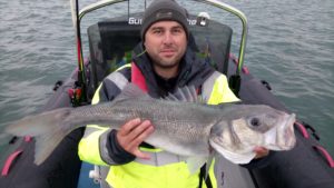 Guide de peche Morbihan - Sortie peche en mer Sarzeau - Stage de peche en mer- Sortie pêche au bar - Guide de pêche Golfe du Morbihan